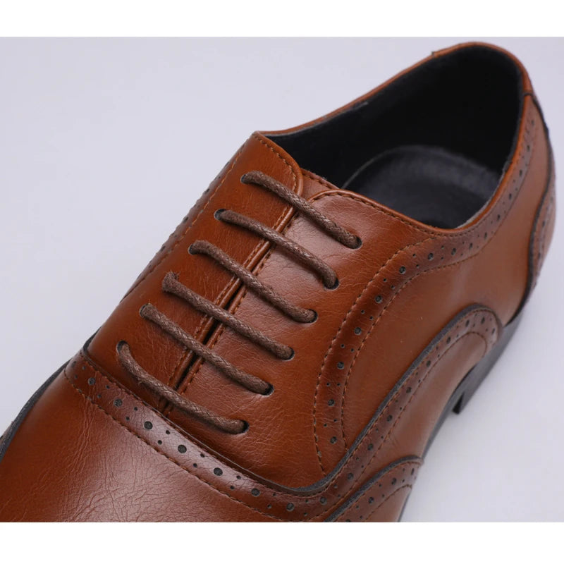 New Formal Leather for Man Men's Business Casual Leather Shoes 38-48 Dinner Party Pointy Shoes Fashion Brogue Men Shoes Sneaker